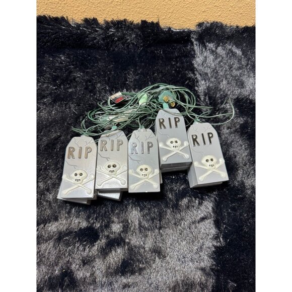 Halloween Tombstone String Lights With RIP & Skull Design - Picture 1 of 6